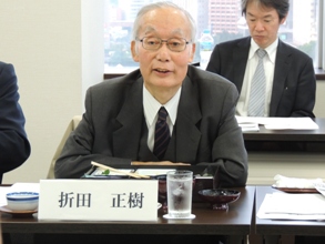 折田氏